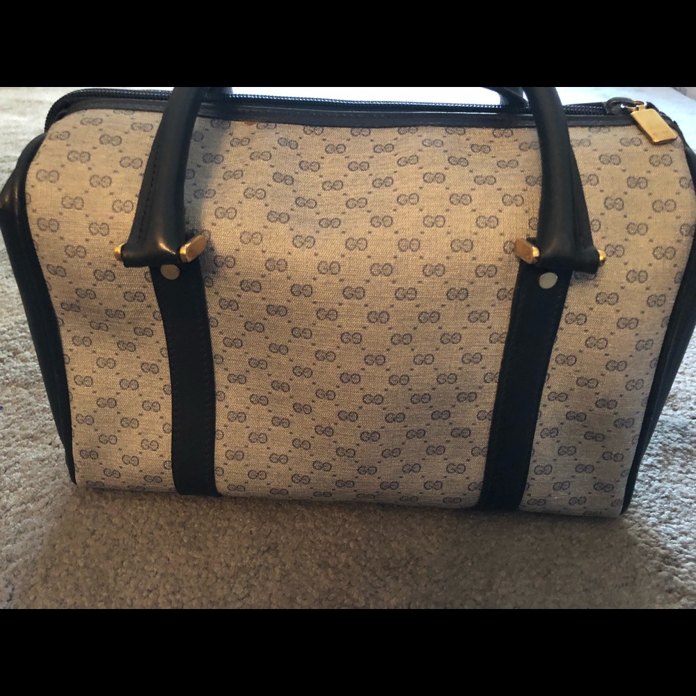 Authentic Gucci bag navy/grey